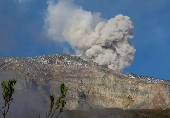 La actividad del volcán Nevado del Ruiz sigue siendo "muy inestable". Foto: EFE