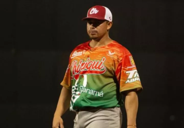 Carlos Xavier Quiroz juega en la primera base de Chiriquí. Foto: Fedebeis