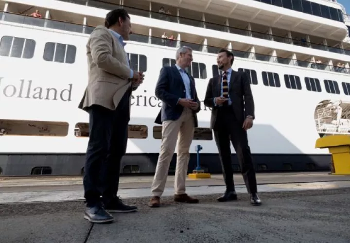 El presidente de la Xunta de Galicia, Alfonso Rueda visita el Canal de Panamá este jueves. Foto: Cortesía