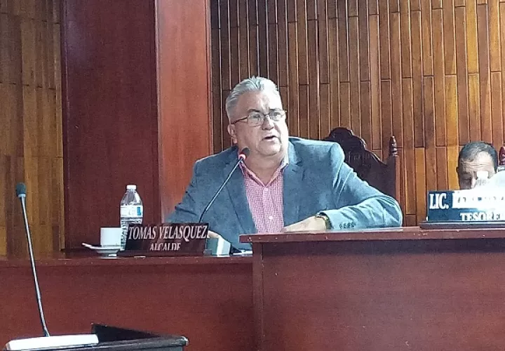 El Alcalde Velásquez, dijo que “en las últimas horas he sido atacado vilmente y de la manera más absurda”. Foto. Archivo