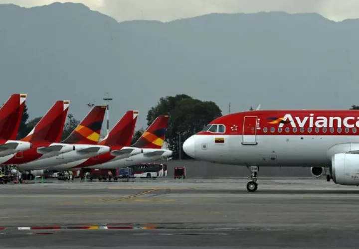 La Aerocivil actualizó las condiciones para la integración de Avianca y Viva. Foto: EFE