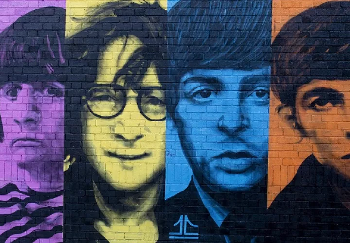  Un mural de los Beatles pintado en una pared. Foto: EFE