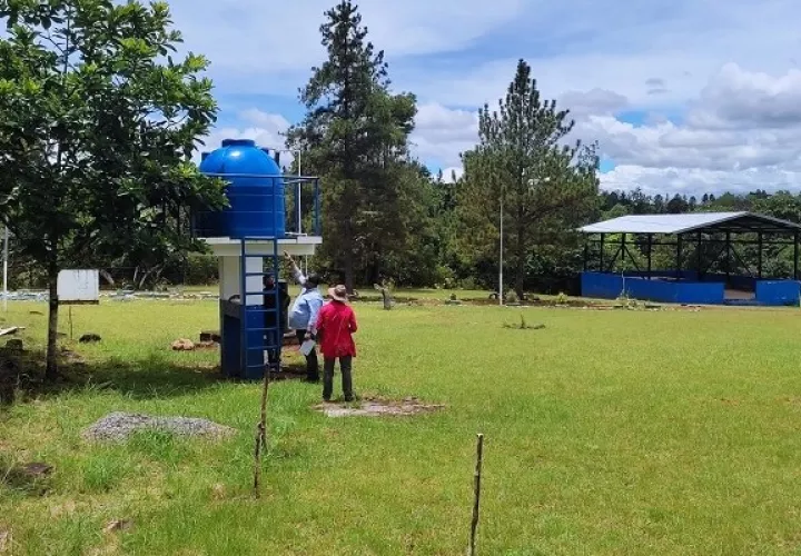  Hay muchas irregularidades con el sistema de pago de las becas del Ifarhu en esa región para los estudiantes. Foto: Melquiades Vásquez