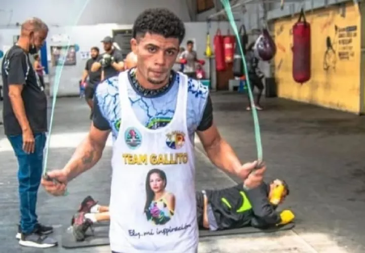 Ronal 'Gallito' Batista durante los entrenamientos en el gimnasio 'El Rockero' Alcázar. Foto: Instagram