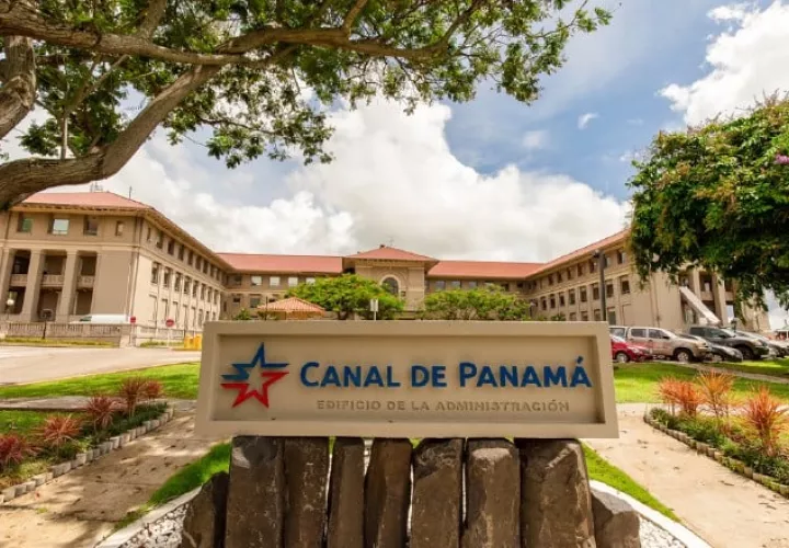 Sede de la administración de la Autoridad del Canal de Panamá.