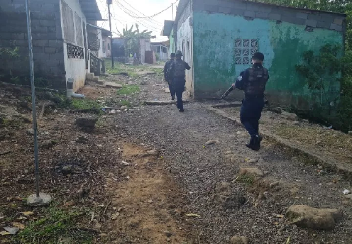 Este enfrentamiento dejó al menos unos 20 casquillos de bala en diferentes en las calles internas de esta población. Foto. Diomedes Sánchezs 