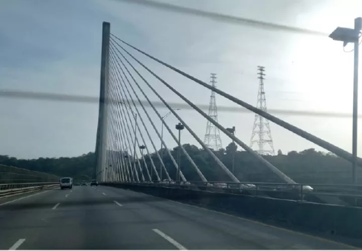 El puente Centenario fue inaugurado en agosto de 2004, pero comenzó a utilizarse en septiembre de 2005. Foto: Archivo