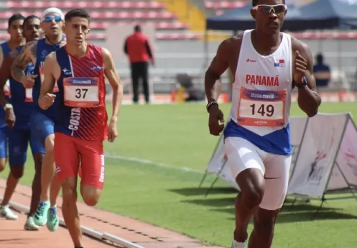 Chamar Chambers, ganó sin presión la prueba de los 800 metros planos.
