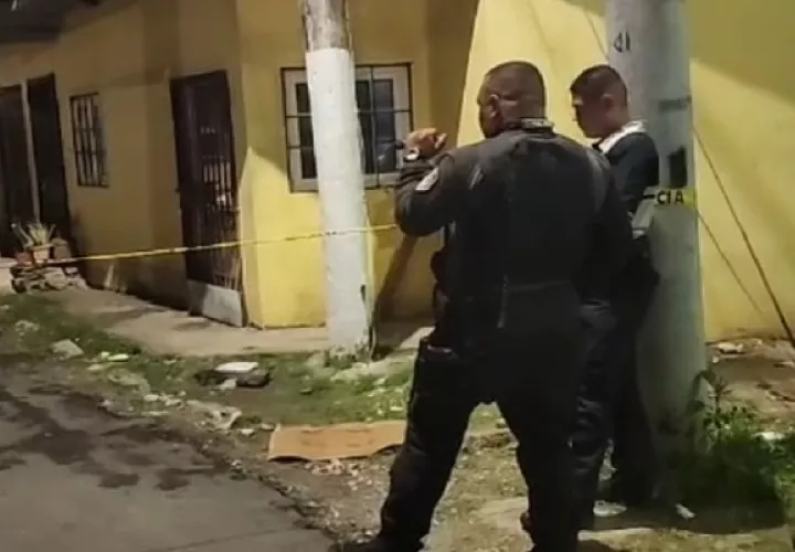 En el sector C de la comunidad de Villa Guadalupe, corregimiento de Cativá, un hombre de 20 años recibió un impacto de bala en el área abdominal. Foto. Cortesía Policía Nacional