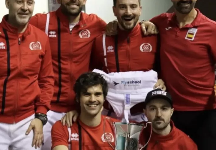 Arturo Dorati, junto al resto del equipo español. Cortesía