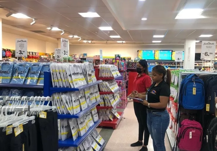 Acodeco realiza revisiones periódicas sobre los costos de artículos escolares. Foto: Cortesía Acodeco