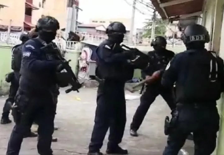La policía no puede estar en todas las escuelas, dijo Pino. Foto: Cortesía