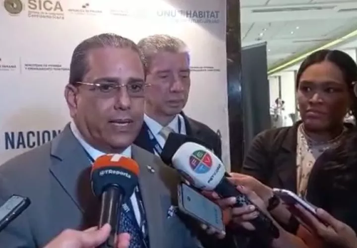 El ministro de Vivienda y Ordenamiento Territorial (Miviot), Rogelio Paredes.