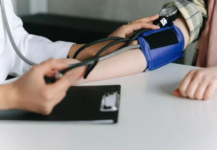 Deben asistir a sus chequeos médicos.  Pexels