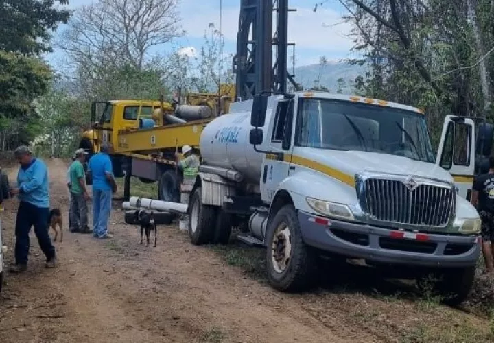 El Idaan ya instaló una tubería alterna para suministrar agua a 12 barriadas. Foto: Eric A. Montenegro,
