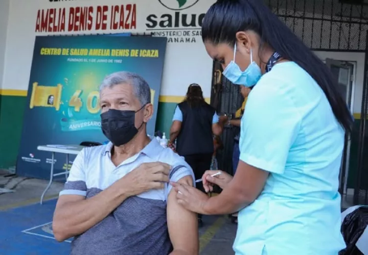 En San Miguelito se intensifica la jornada de vacunación principalmente a adultos mayores y niños. Foto: Cortesía Minsa.