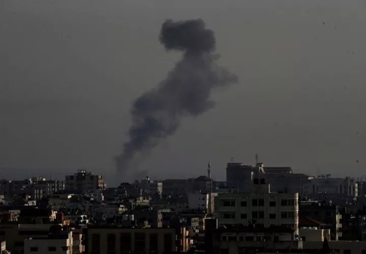 Este intercambio de fuego se produce tras una noche de absoluta calma, después de un intenso intercambio de fuego durante toda la jornada del jueves. EFE