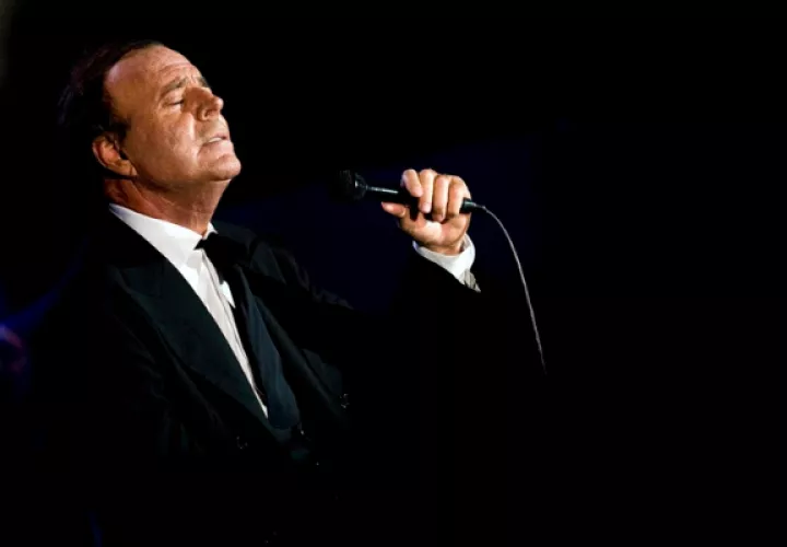 Julio Iglesias ha estado alejado del escrutinio mediático. Foto: EFE