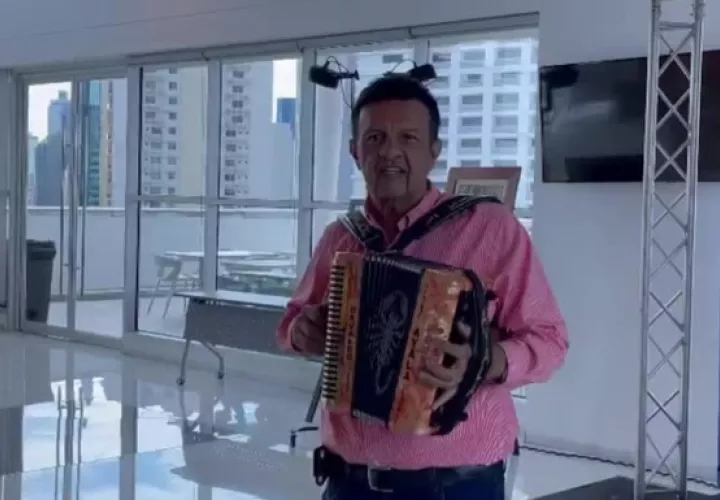 Osvaldo Ayala es uno de los tipiqueros de referencia del país.