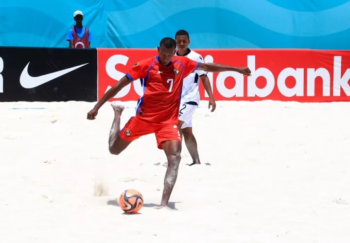 Rafael García hizo doblete para Panamá ante República Dominicana. Foto: Fepafut