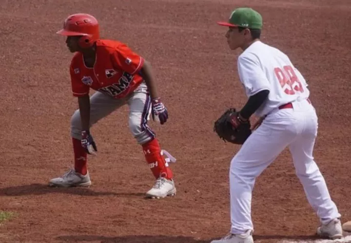 Panamá batalló ante México.