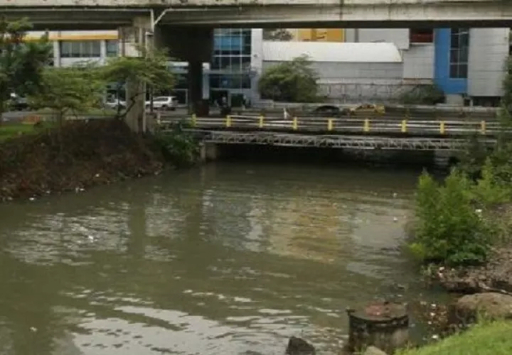 El río Matasnillo desemboca en la Bahía de Panamá. Foto: Saneamiento de Panamá