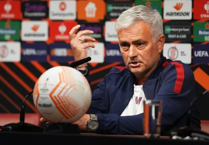 José Mourinho, técnico de la Roma de Italia. Foto: EFE