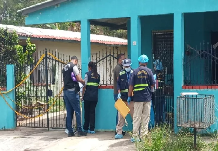 El hecho de sangre se registró en una de las residencias de la Barriada San Gabriel, en el distrito de Arraiján. Foto. Eric Montenegro