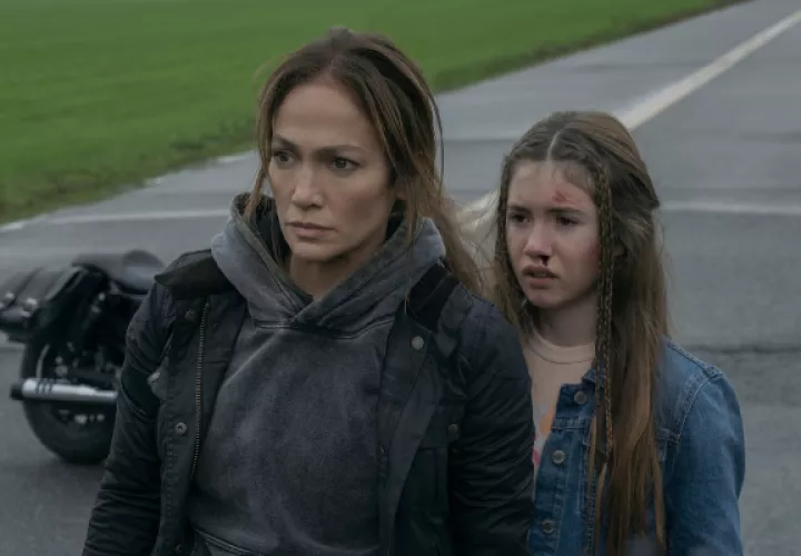 Jennifer López interpreta a una asesina profesional. Foto: Netflix