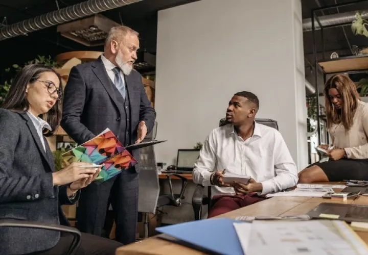 Una opción es ofrecer apoyo y recursos. Foto: Pexels