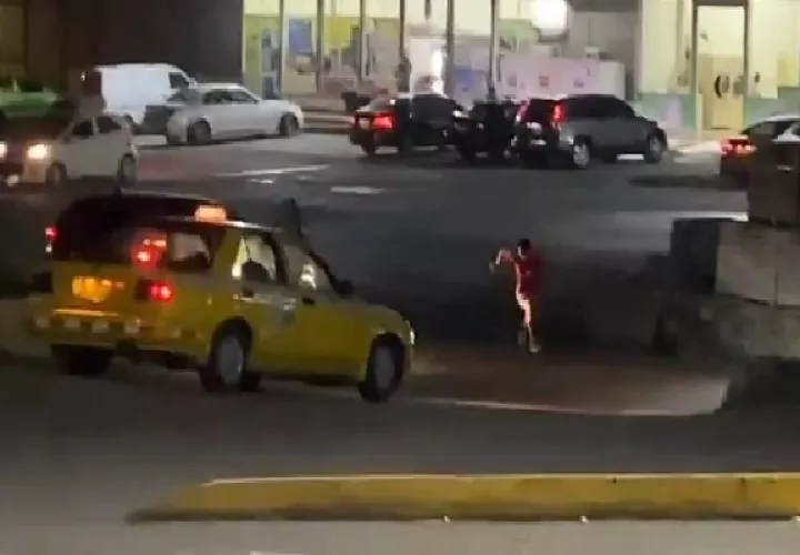 Los delincuentes fueron capturados, mientras que dos unidades policiales fueron heridas. Foto. Eric Montenegro