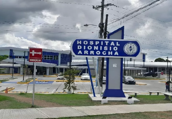 Los heridos fueron trasladados hasta el cuarto de urgencias del hospital Dionisio Arrocha en Puerto Armuelles. Foto. José Vásquez