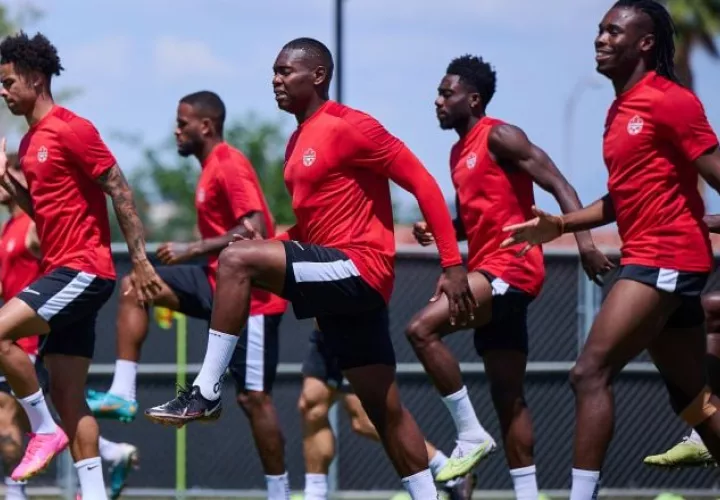 Jugadores de Canadá durante el entrenamientos en Las Vegas. Foto: Twitter