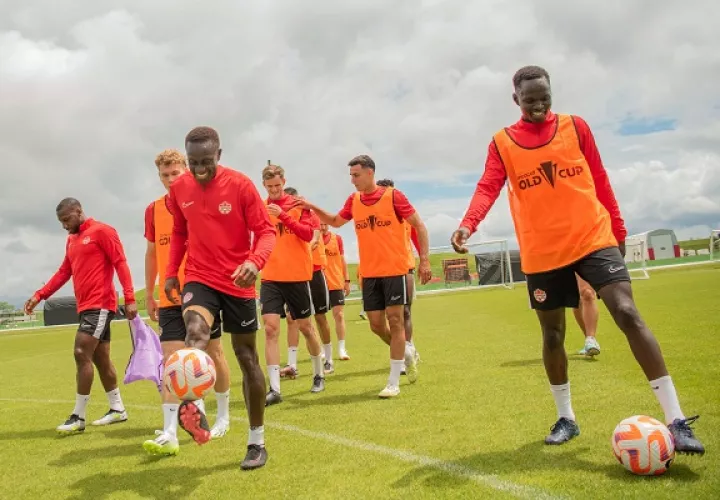 Jugadores de Canadá en los entrenamientos previo a su debut a la Copa Oro. Foto: Twitter