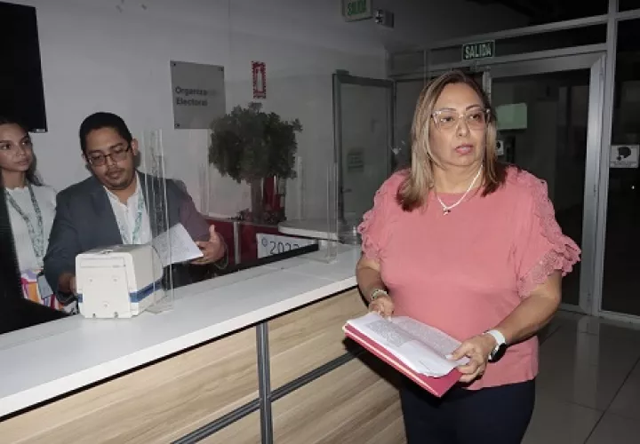 Ceila Peñalaba, abogada de Yanibel Ábrego. Víctor Arosemena.