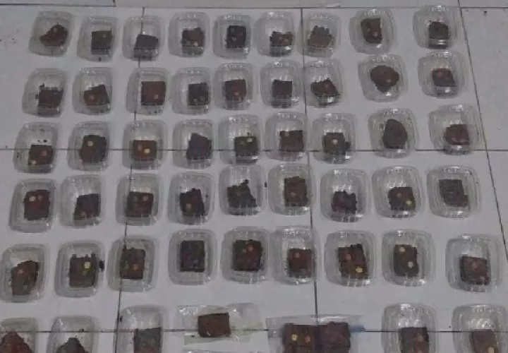 En ambos operativos incautaron un total de 65 dulces con sustancias ilícitas. Foto. Proteger y Servir.