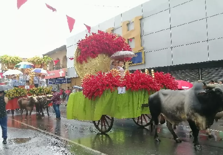 Durante todo el fin de semana, se efectuaron actividades y manifestaciones culturales y folclóricas del Chitré de antaño, así como cabalgatas y presentaciones artísticas en tarima. Foto. Thays Domínguez
