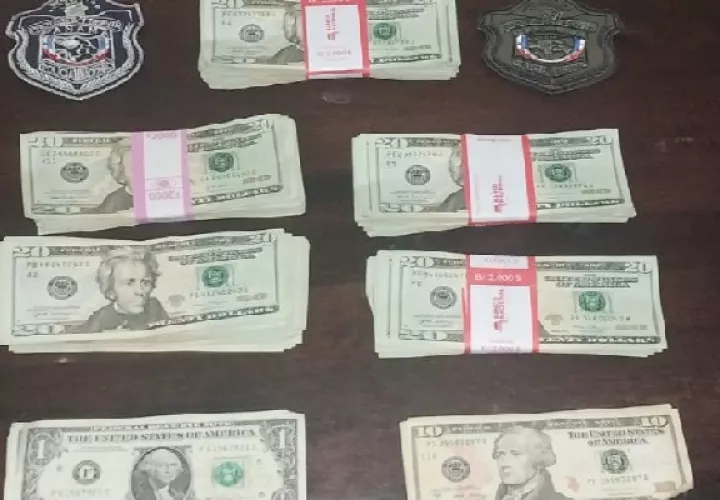 Además del dinero le decomisaron un celular y el auto en el que se encontró el dinero. Foto. Proteger y Servir