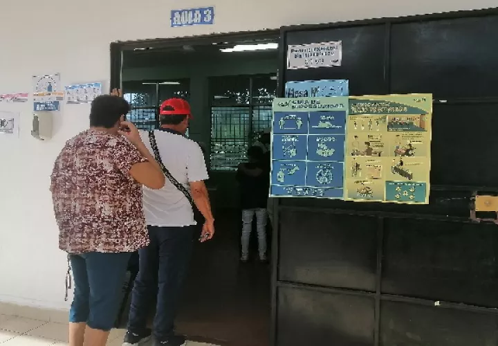 En la provincia de Herrera el proceso fue lento a lo largo de la mañana. Foto. Thays Domínguez