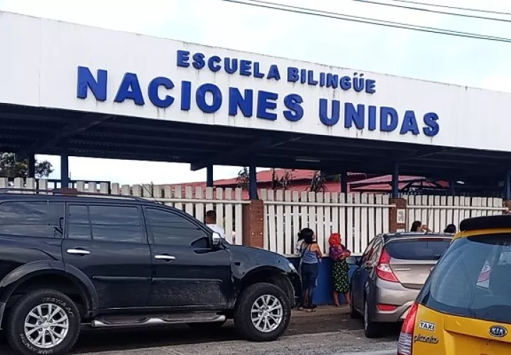 Los acudientes están exigiendo realizar una asamblea general. Foto: Eric A. Monenegro 