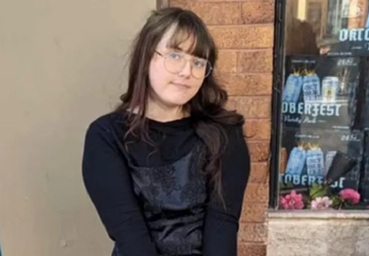 Kayla Lovdahl ahora crea conciencia sobre los riesgos de las transiciones tempranas. 