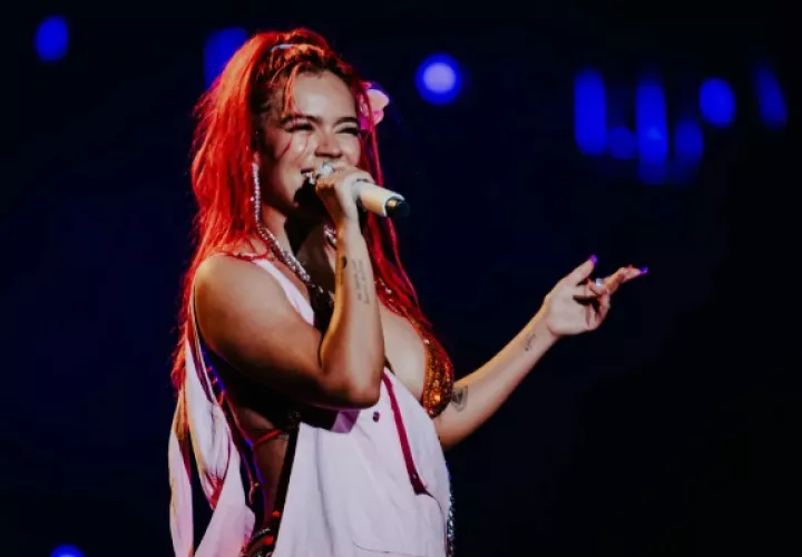 Karol G muestra su lado 'más íntimo' en el álbum 'Mañana será bonito'. Foto: EFE / Cheert Viruet