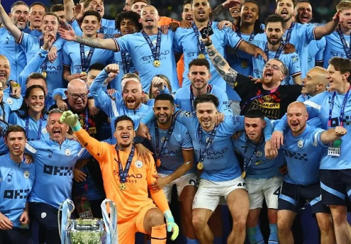 El Manchester City  igualó con el triplete a sus vecinos del United, que lo lograron en 1999. Foto: EFE