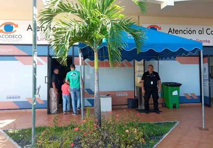 Acodeco solicitó la devolución de las sumas abonadas más los gastos incurridos en el proceso.