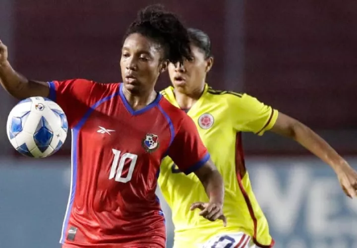 Marta Cox de Panamá (10) en el primer partido contra Colombia. Foto: EFE