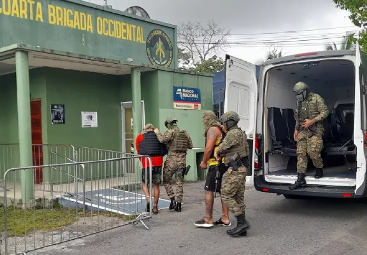 Estos dos ciudadanos fueron capturados en territorio costarricense. Foto. José Vásquez