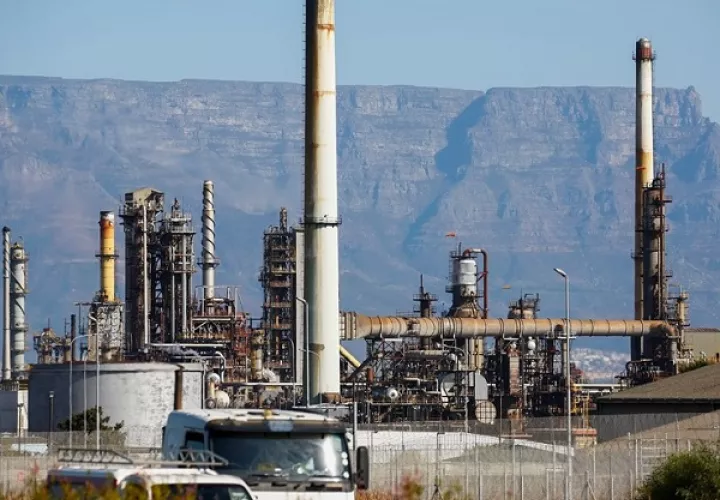 Imagen de archivo de la refinería de Chevron en Ciudad del Cabo en Sudáfrica. Foto: EFE
