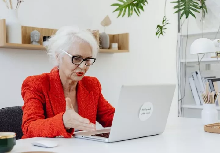 Cuanto más edad tienen los talentos hay menos presencia de ellos en las empresas. Foto: Pexels 