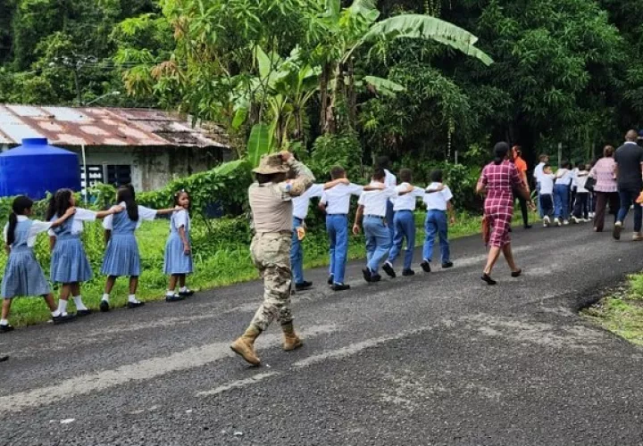 En Colón se hicieron simulacros de evacación de estudiantes y población vulnerable. Foto: Diomedes Sánchez 