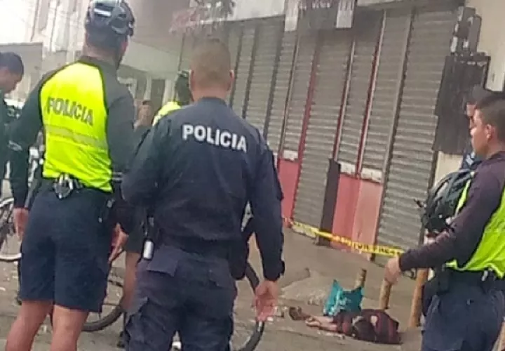 La mujer fue encontrada sin vida entre los centros comerciales y la Terminal de Santiago. Foto. Melquiades Vásquez
